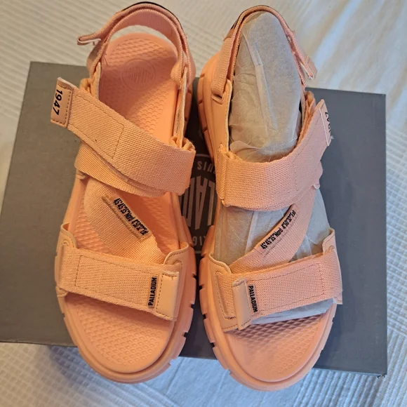 Palladium Revolt Platform Sandals - Picture 6 of 8